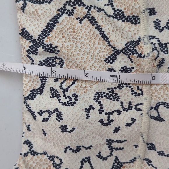 ALL FENIX leggings, size L, snake skin pattern - Picture 6 of 6